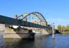 spoorbrug over de Maas - foto van de boogbrug