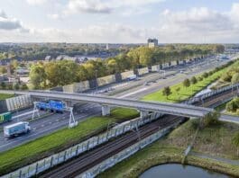 infraprojecten - luchtfoto van de A15 bij Gorinchem