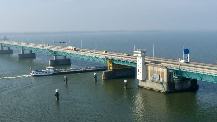 Haringvlietbrug