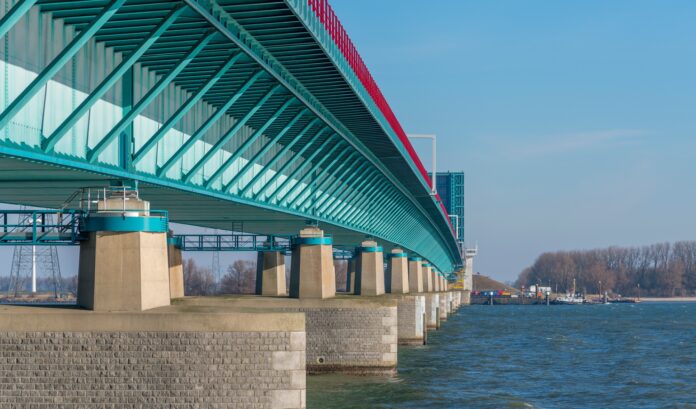 Haringvlietbrug