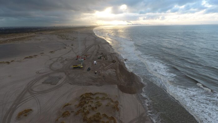 Hybride testduin tussen Monster en Kijkduin